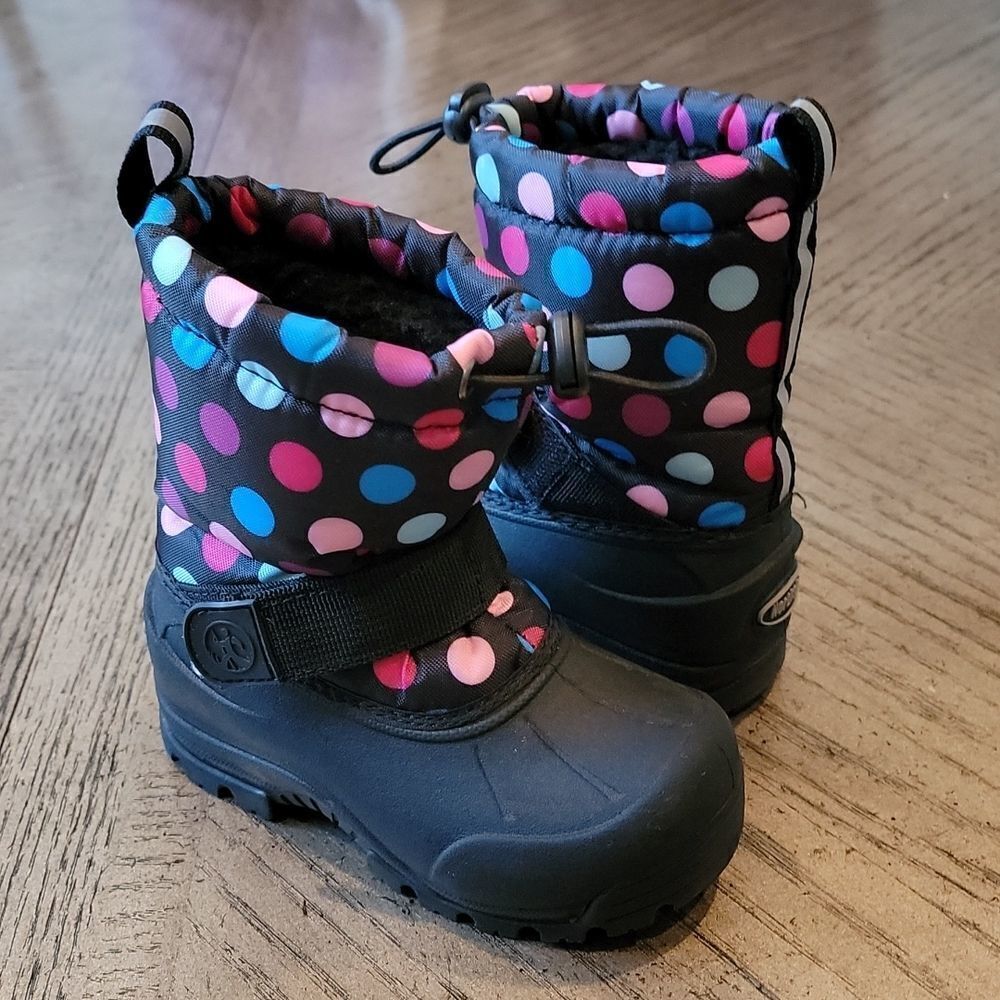 Rain/snow boots size 7 💗🖤